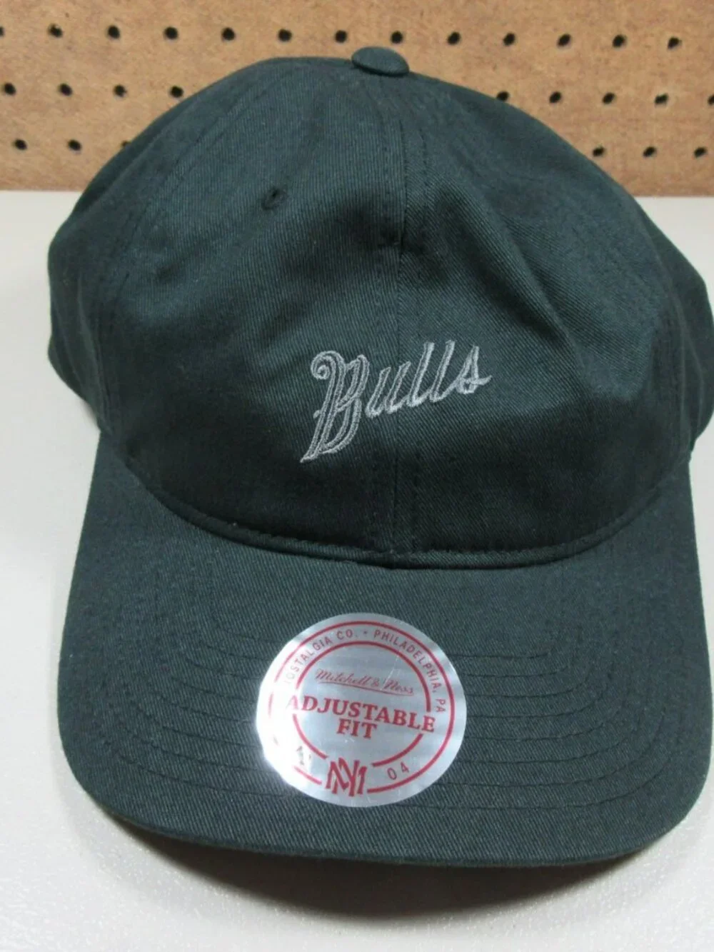 Mitchell Ness mens distressed black Chicago Bulls cursive NBA strapback hat NWT